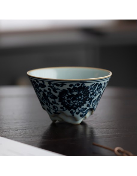 Celadon Ru Kiln Blue and White Lotus Scroll Pattern Master's Cup Tea Cup Crackled Glaze Suitable for Gongfu Tea Cup