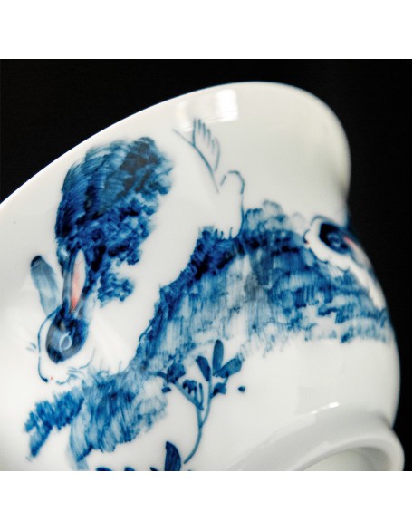 Hand-painted blue and white porcelain lidded bowl, antique-style overglaze painted ceramic lidded bowl, San Cai tea bowl