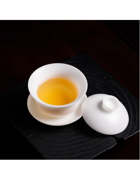 Ice-type jade porcelain lid bowl cup, white porcelain tea set that does not burn your hands, gongfu bowl