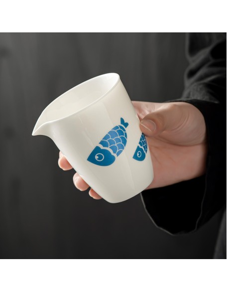 Fish Fun Cute White Porcelain Fairness Cup Home Ceramic Tea Dispenser Luxury High-end Gongfu Tea Set