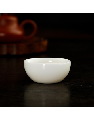 White porcelain tea cup, owner's cup, household ceramic cup, single cup, personal use, tea cup, guest cup