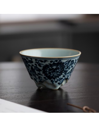 Celadon Ru Kiln Blue and White Lotus Scroll Pattern Master's Cup Tea Cup Crackled Glaze Suitable for Gongfu Tea Cup