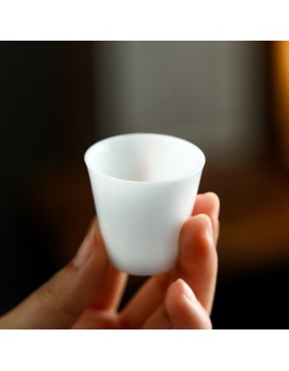 Ice-type jade porcelain tea cup, owner's cup, household ceramic cup, single cup, personal use tea cup.