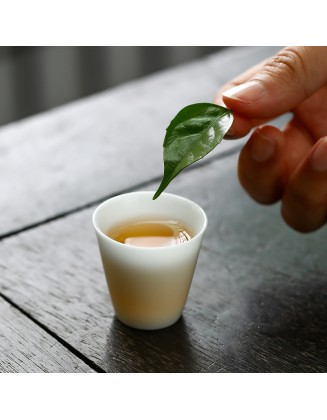 Ice-type jade porcelain tea cup, owner's cup, household ceramic cup, single cup, personal use tea cup.